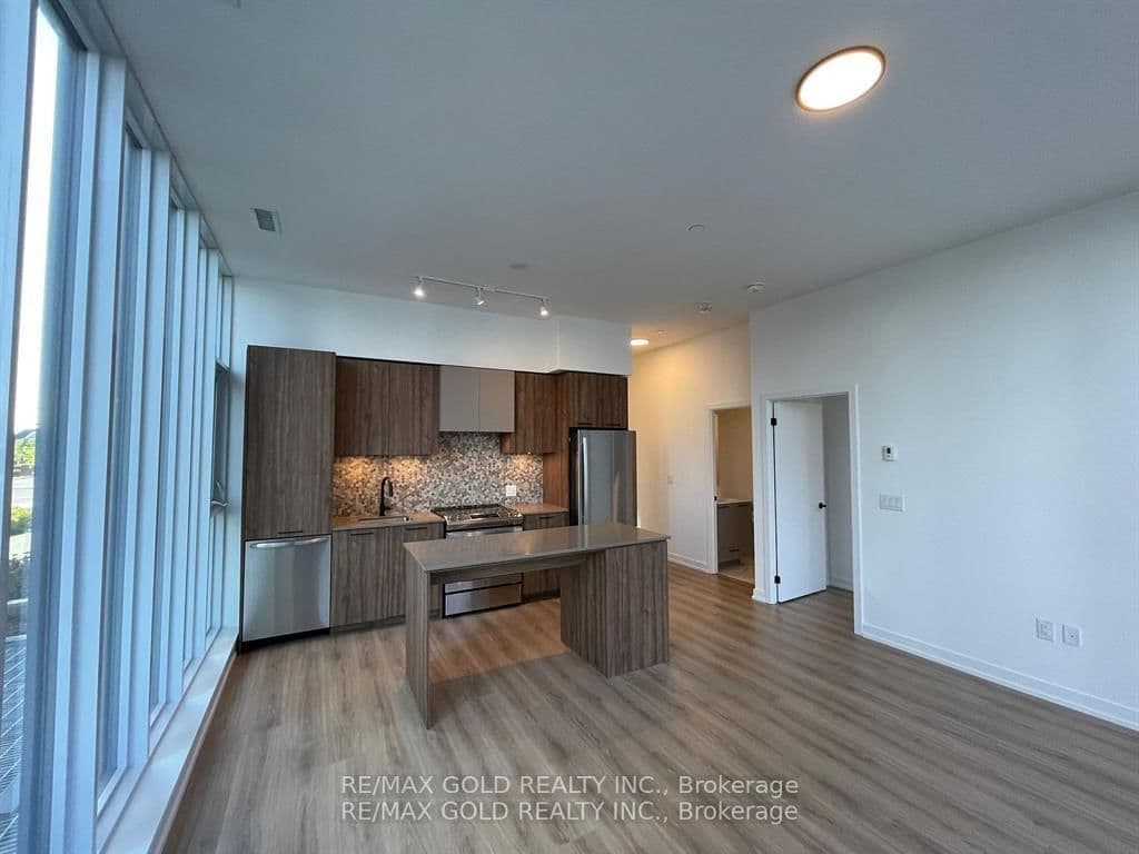 10 Lagerfeld Drive, Unit 104 thumbnail 3