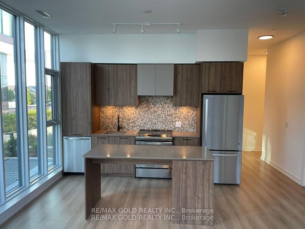 10 Lagerfeld Drive, Unit 104 thumbnail 38