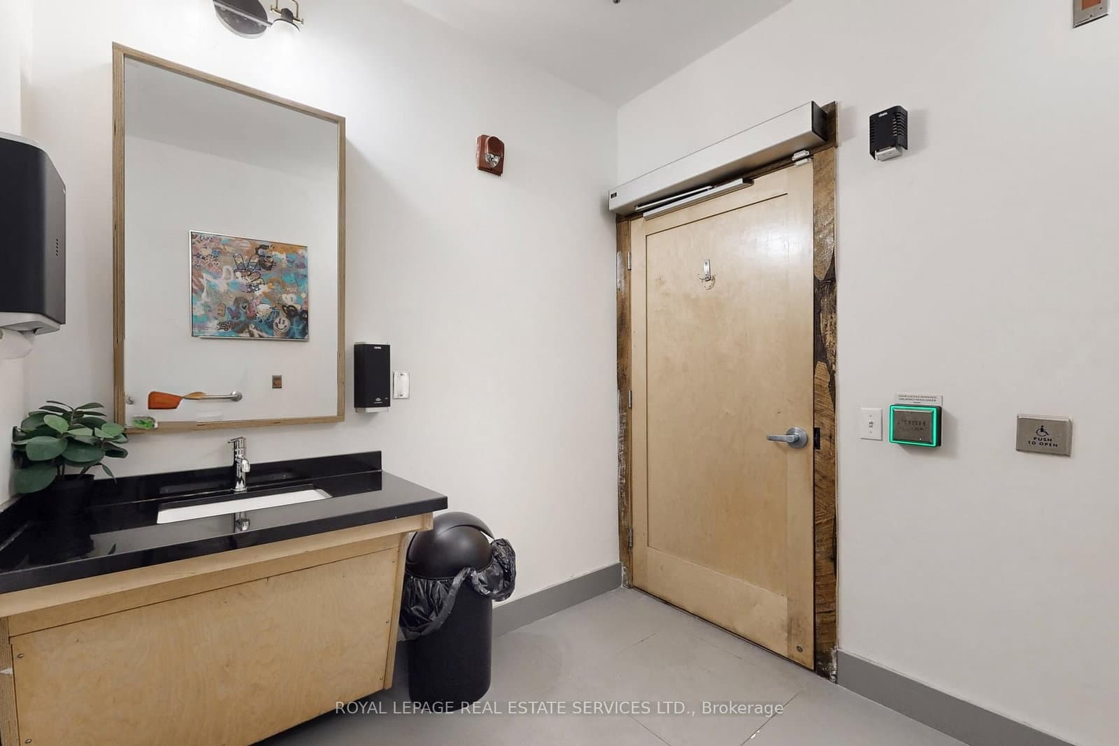 399 Elizabeth Street, Unit 6 thumbnail 24