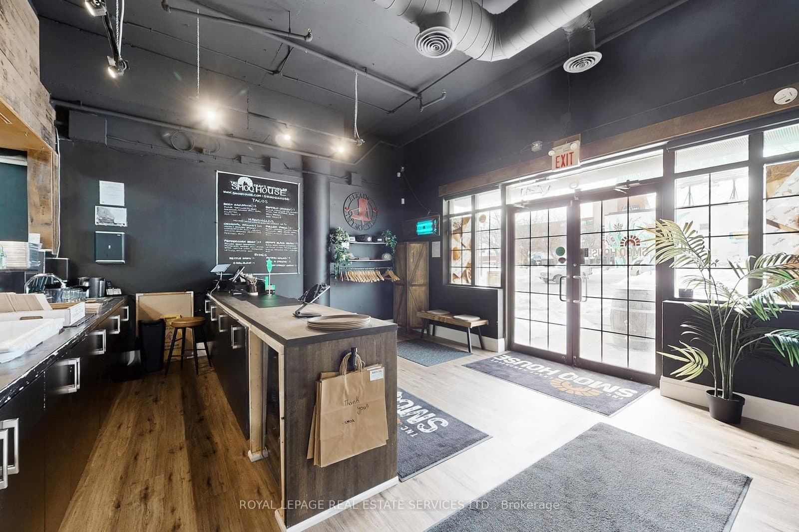 399 Elizabeth Street, Unit 6 thumbnail 3
