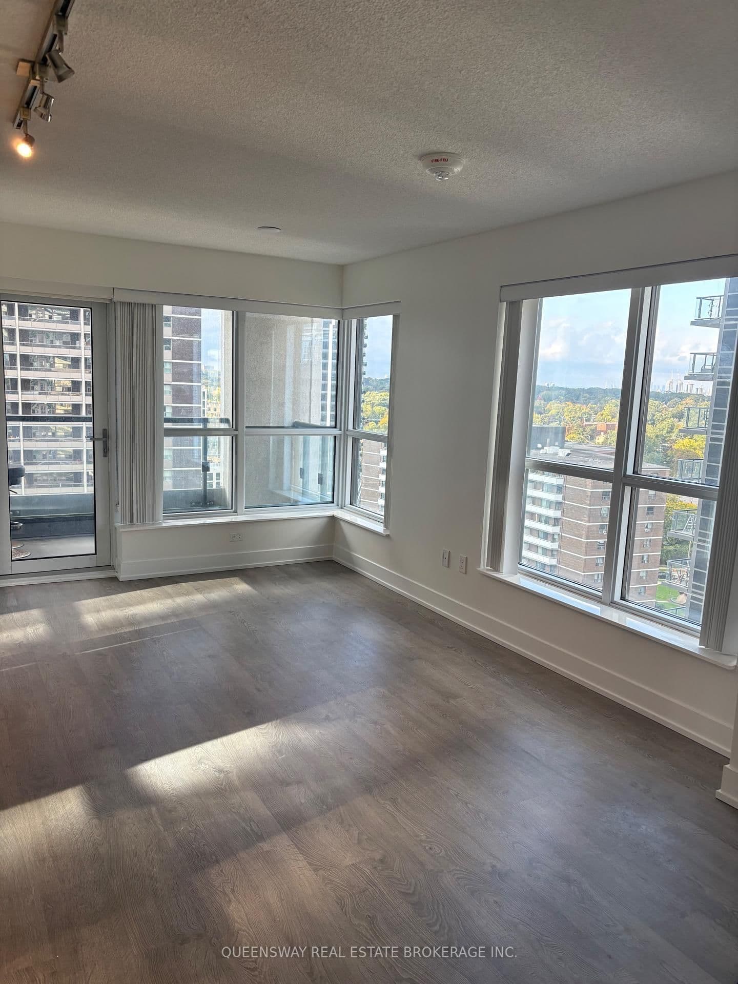 7 Mabelle Avenue, Unit 1504 thumbnail 2