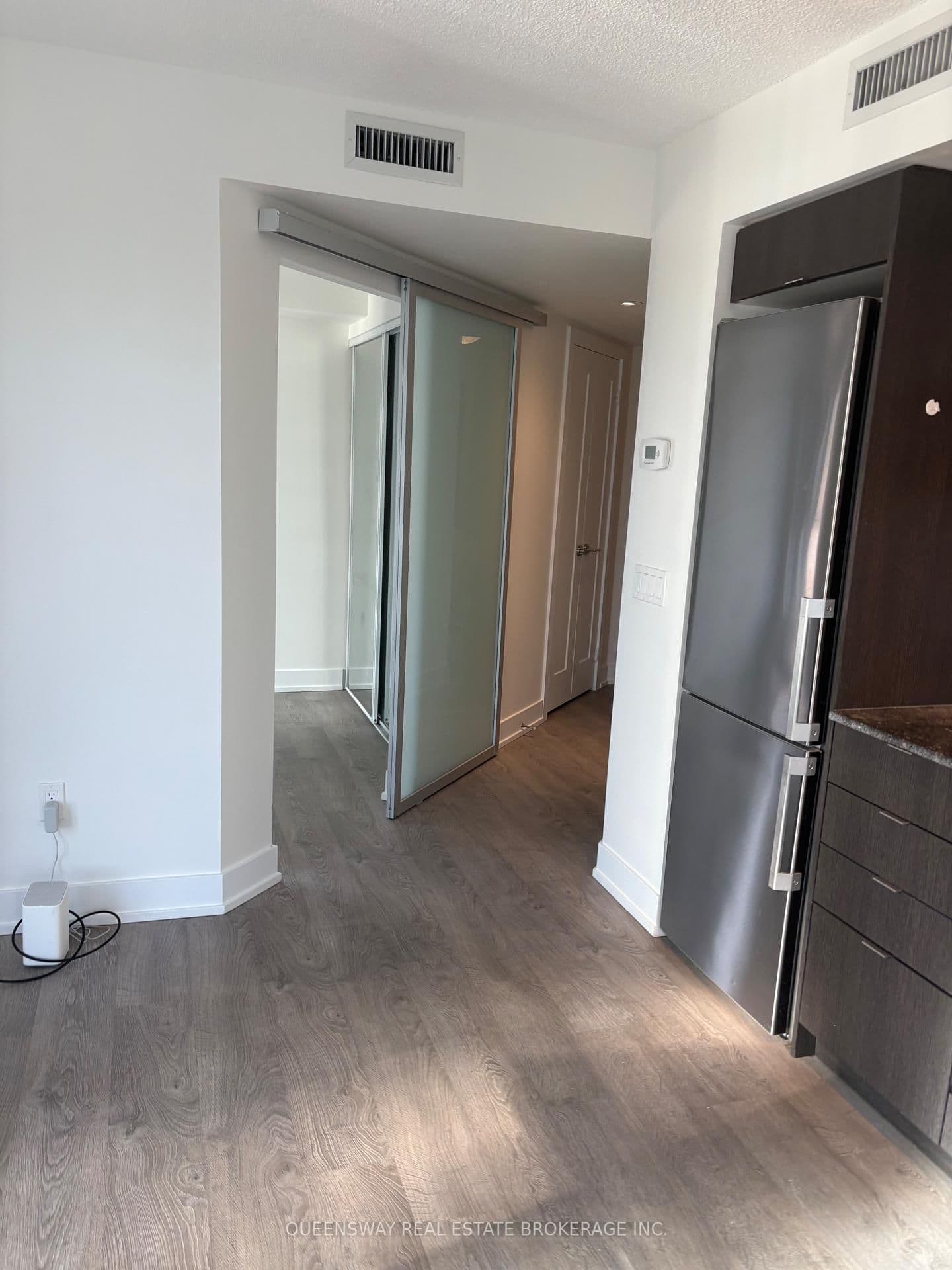 7 Mabelle Avenue, Unit 1504 thumbnail 27