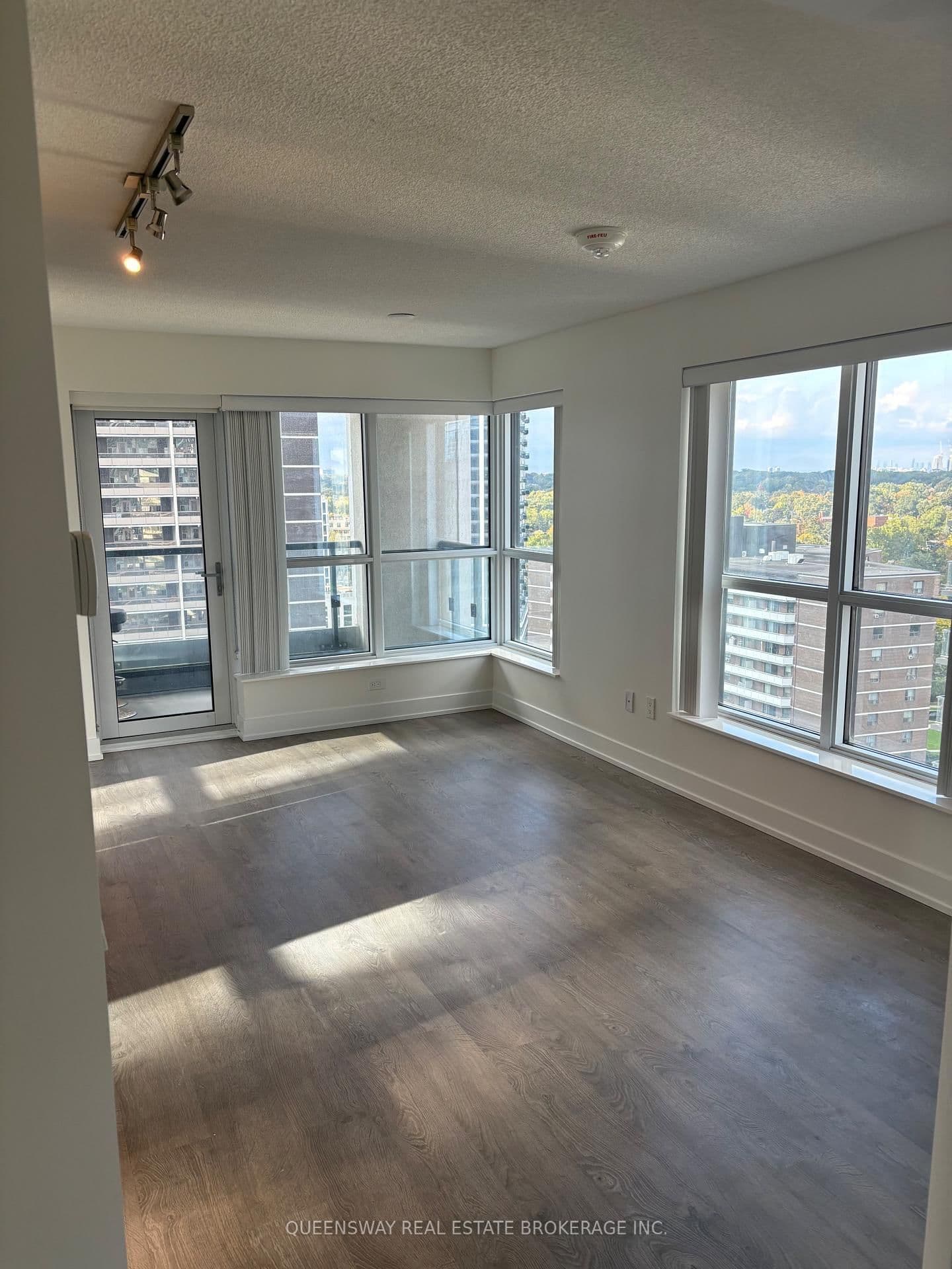 7 Mabelle Avenue, Unit 1504 thumbnail 29