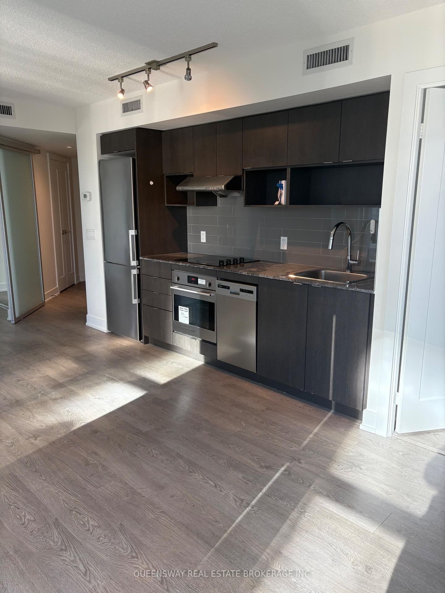 7 Mabelle Avenue, Unit 1504 thumbnail 5