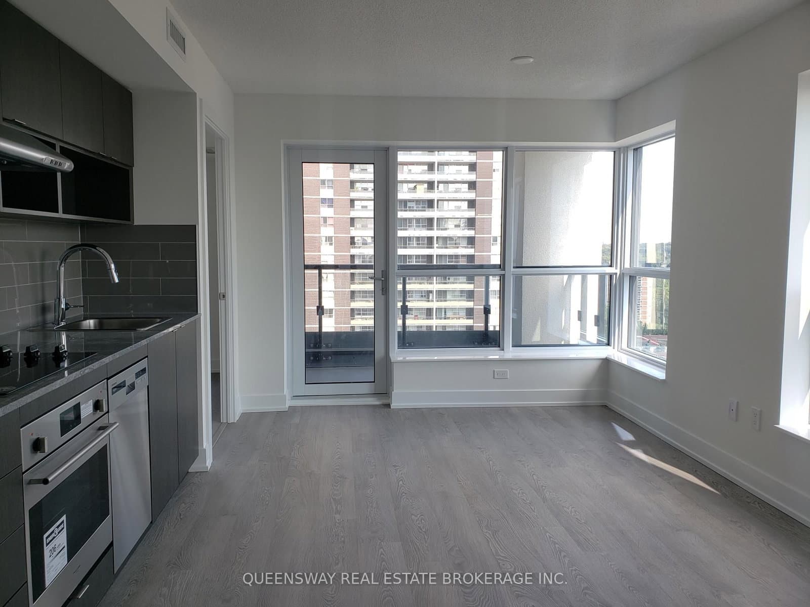 7 Mabelle Avenue, Unit 1504 thumbnail 7
