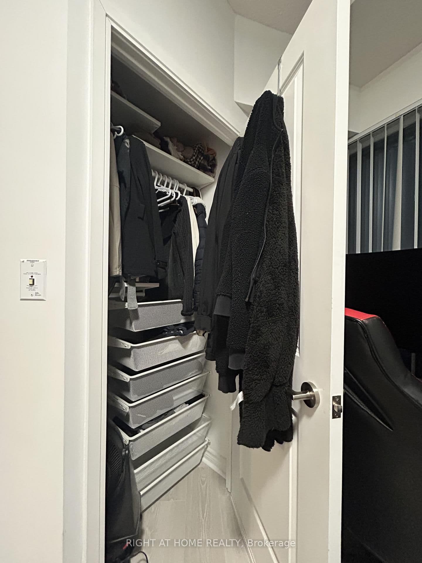 50 Absolute Avenue, Unit 1806 thumbnail 10