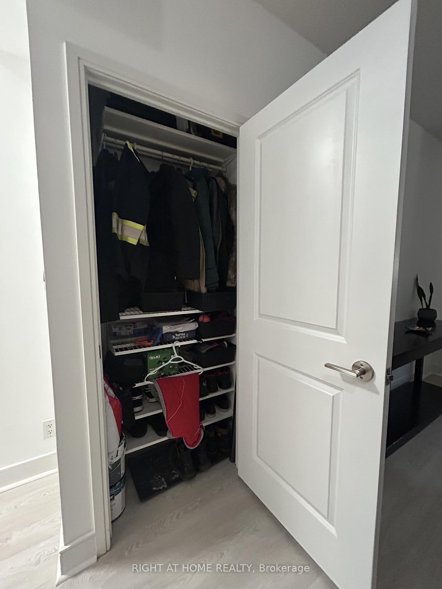 50 Absolute Avenue, Unit 1806 thumbnail 12