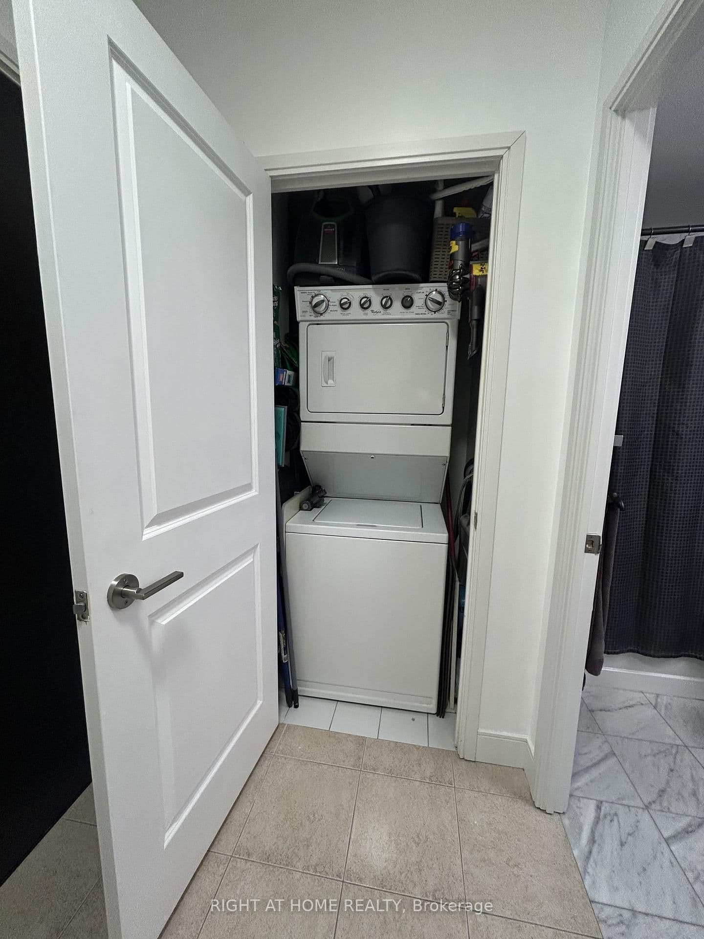 50 Absolute Avenue, Unit 1806 thumbnail 13