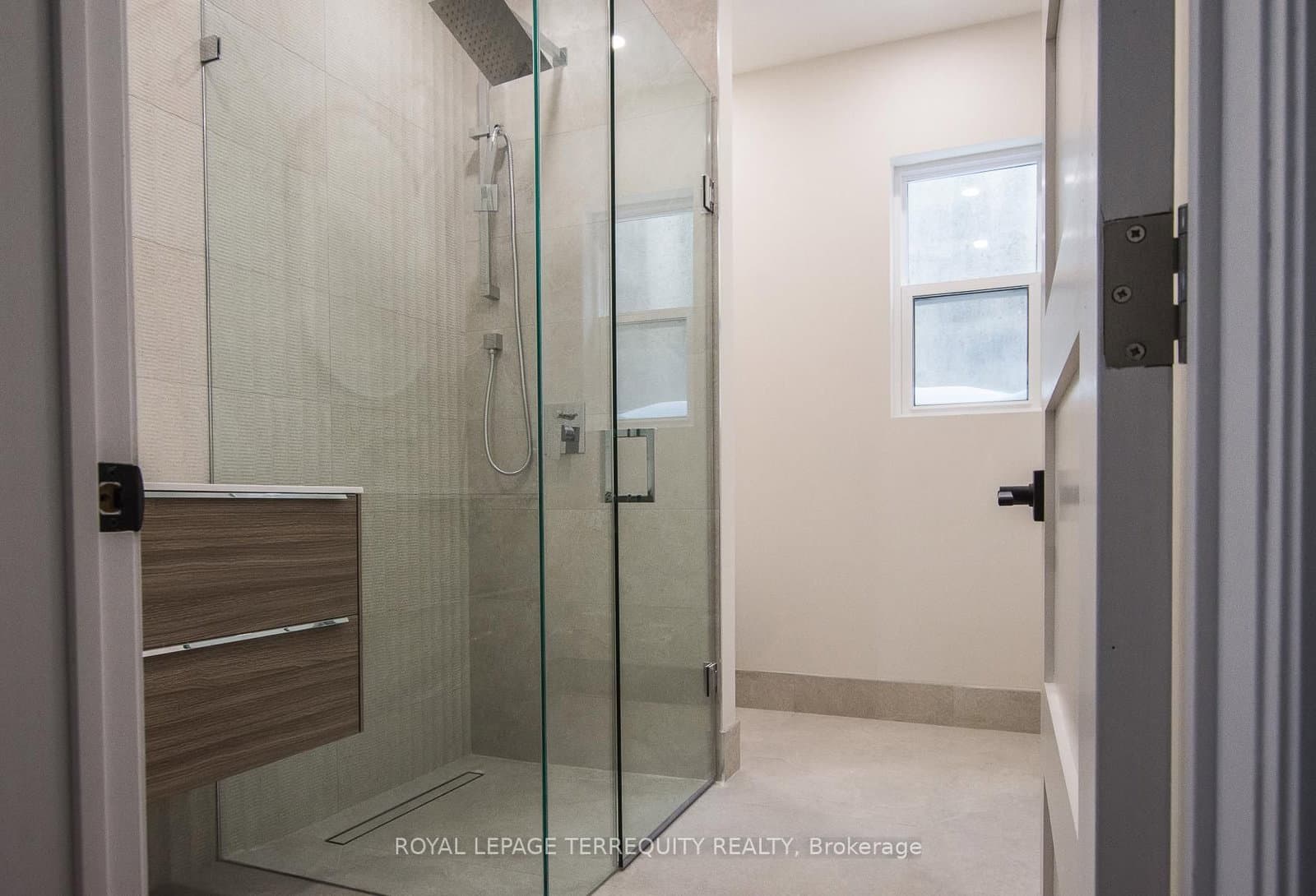 3042 Bloor Street W, Unit A2 thumbnail 12