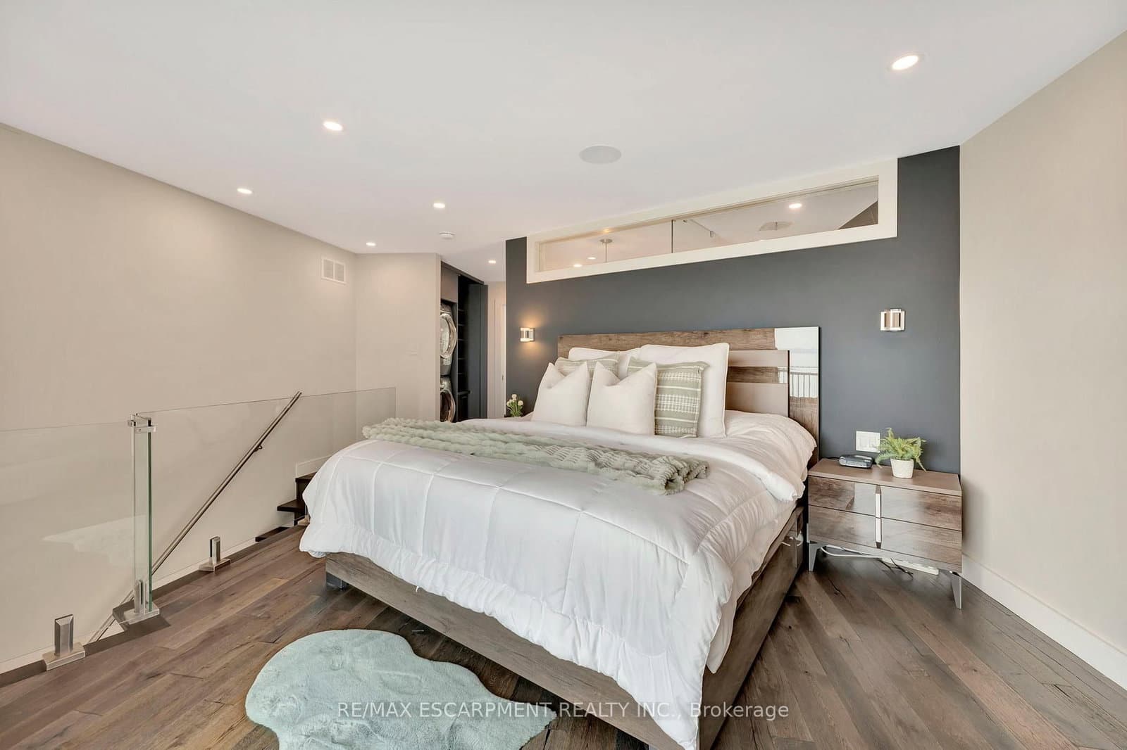 2136 Old Lakeshore Road, Unit 3 thumbnail 27