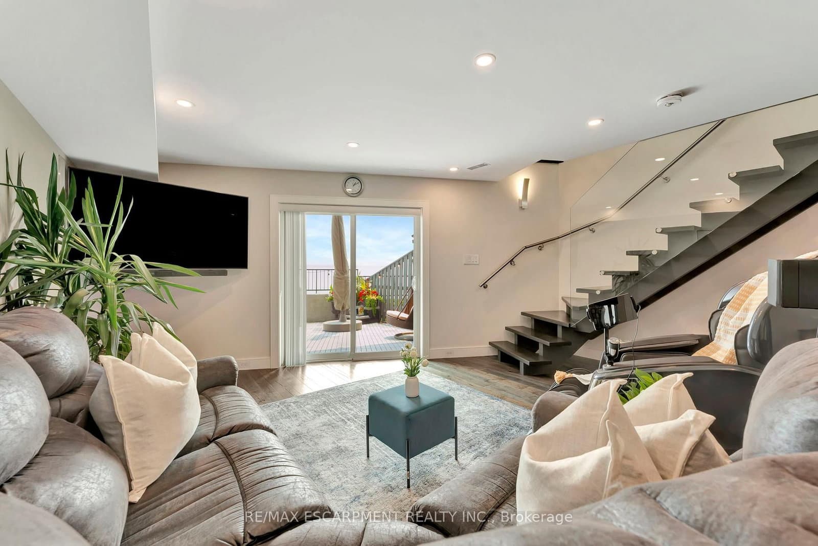 2136 Old Lakeshore Road, Unit 3 thumbnail 32