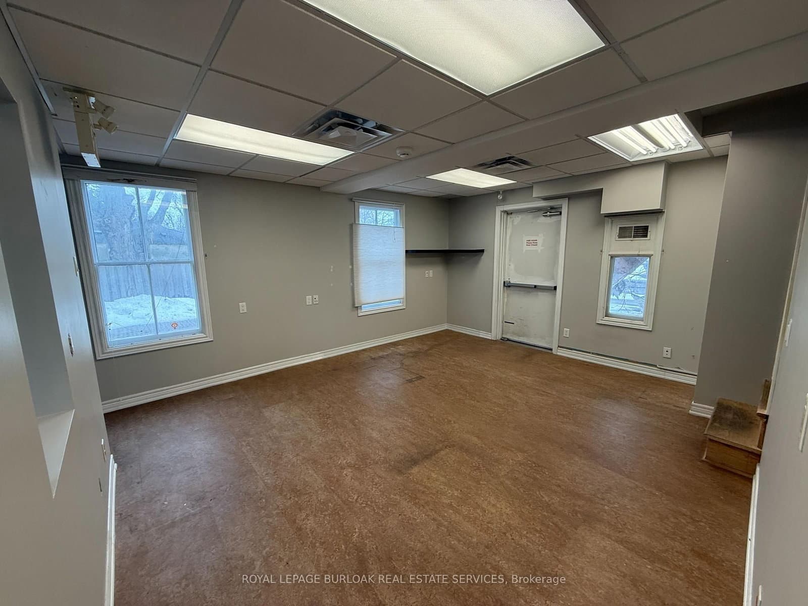 446 Plains Road E thumbnail 10