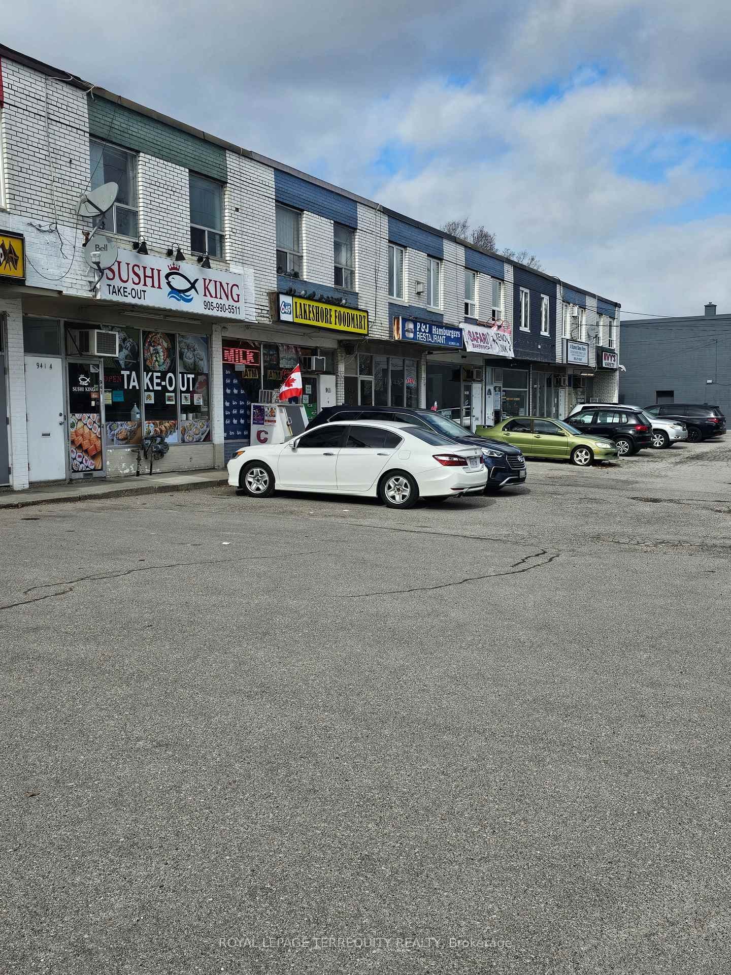 939 Lakeshore Road E thumbnail 2