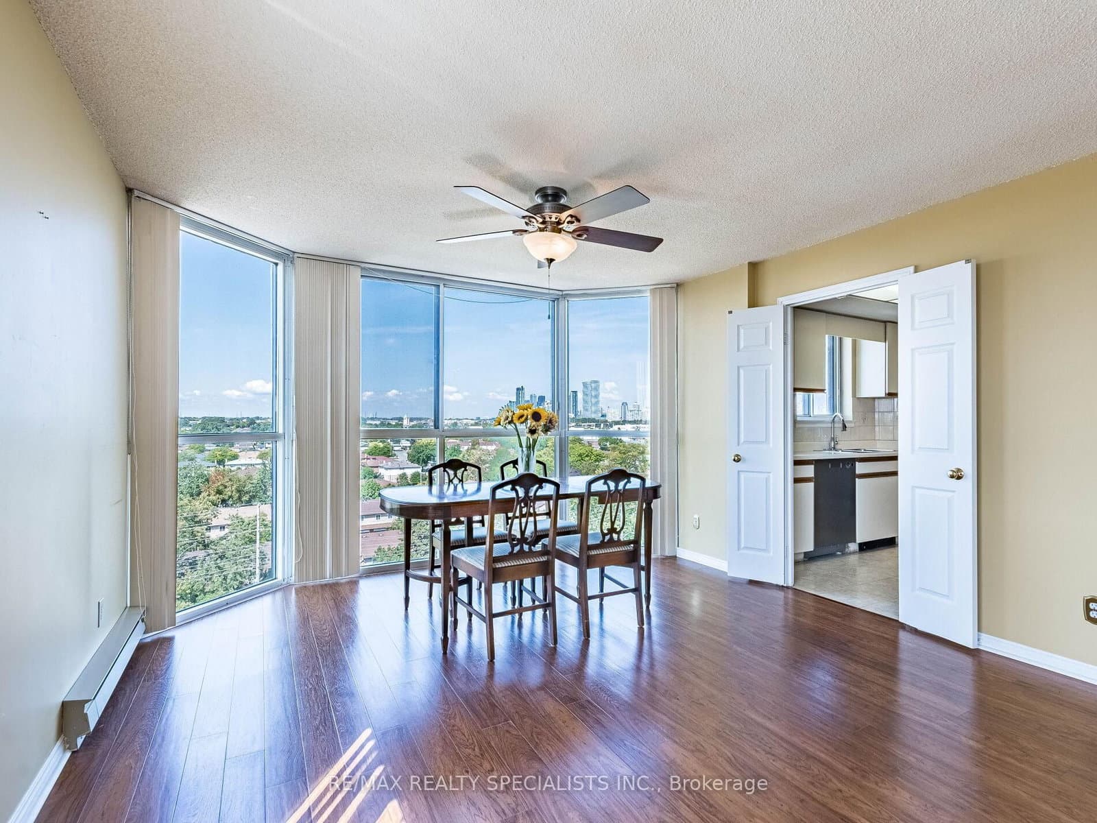 880 Dundas Street W, Unit 1002 thumbnail 11