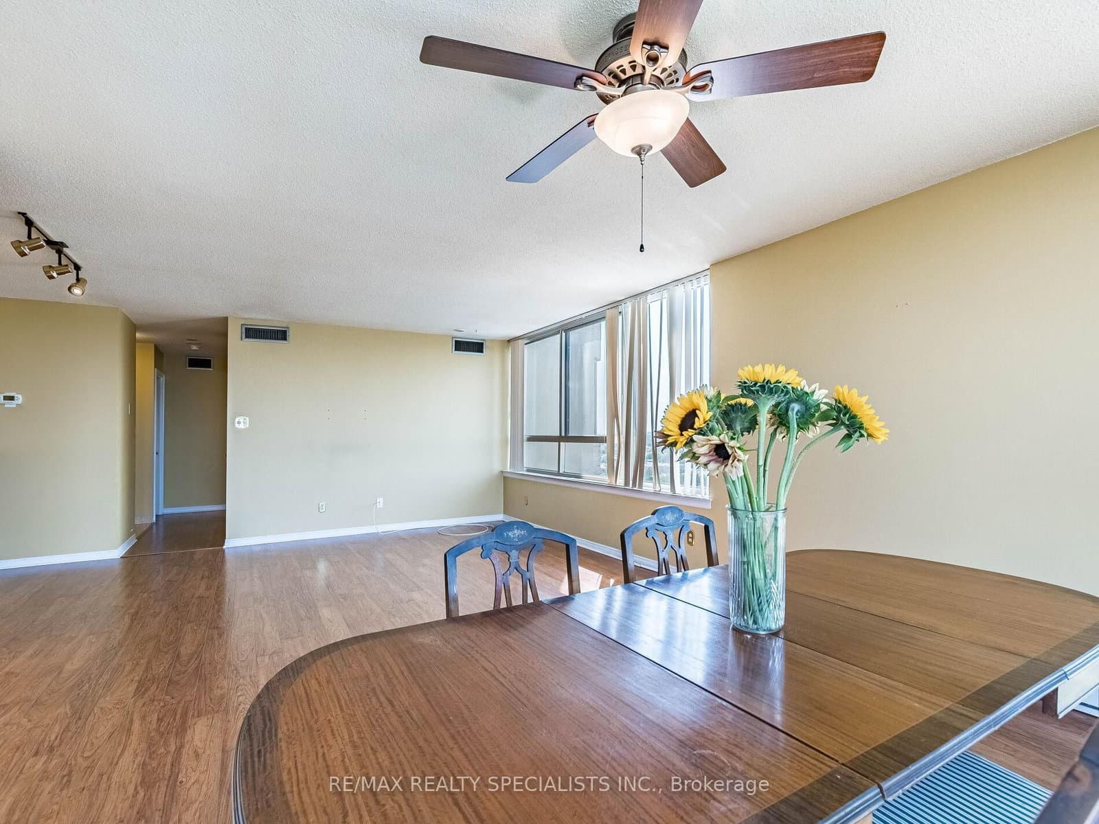 880 Dundas Street W, Unit 1002 thumbnail 13