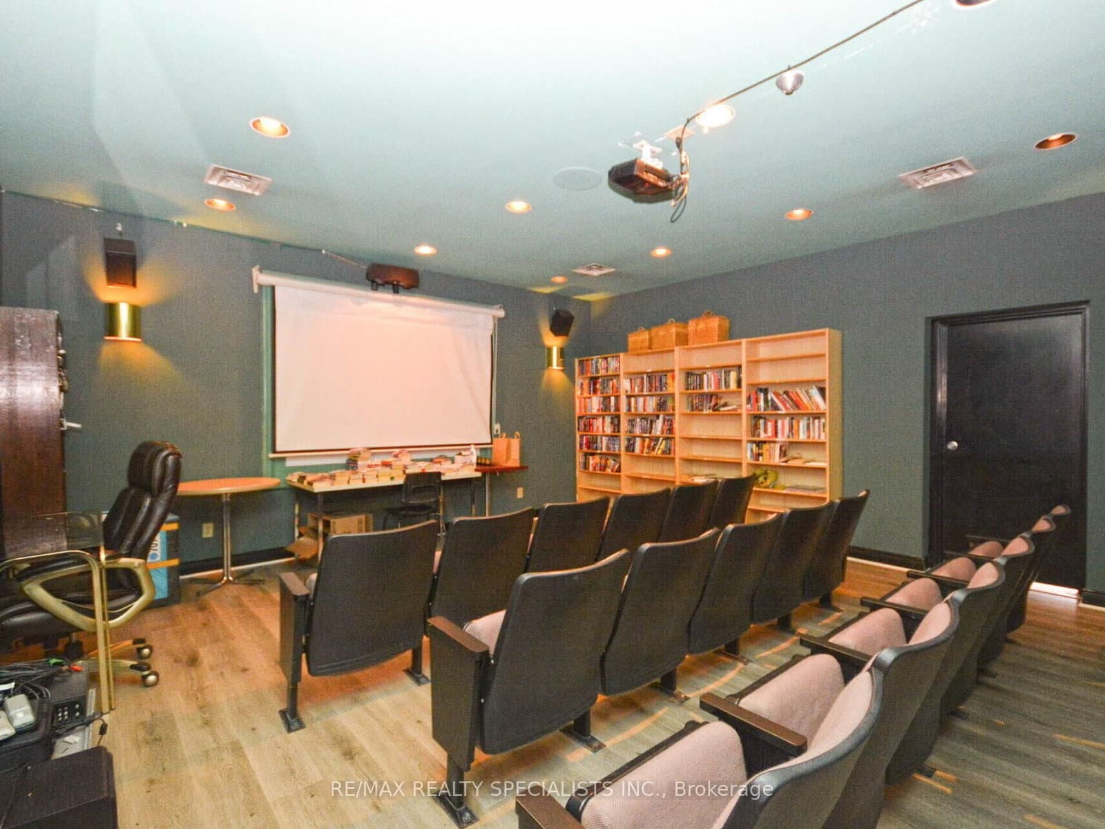 880 Dundas Street W, Unit 1002 thumbnail 31