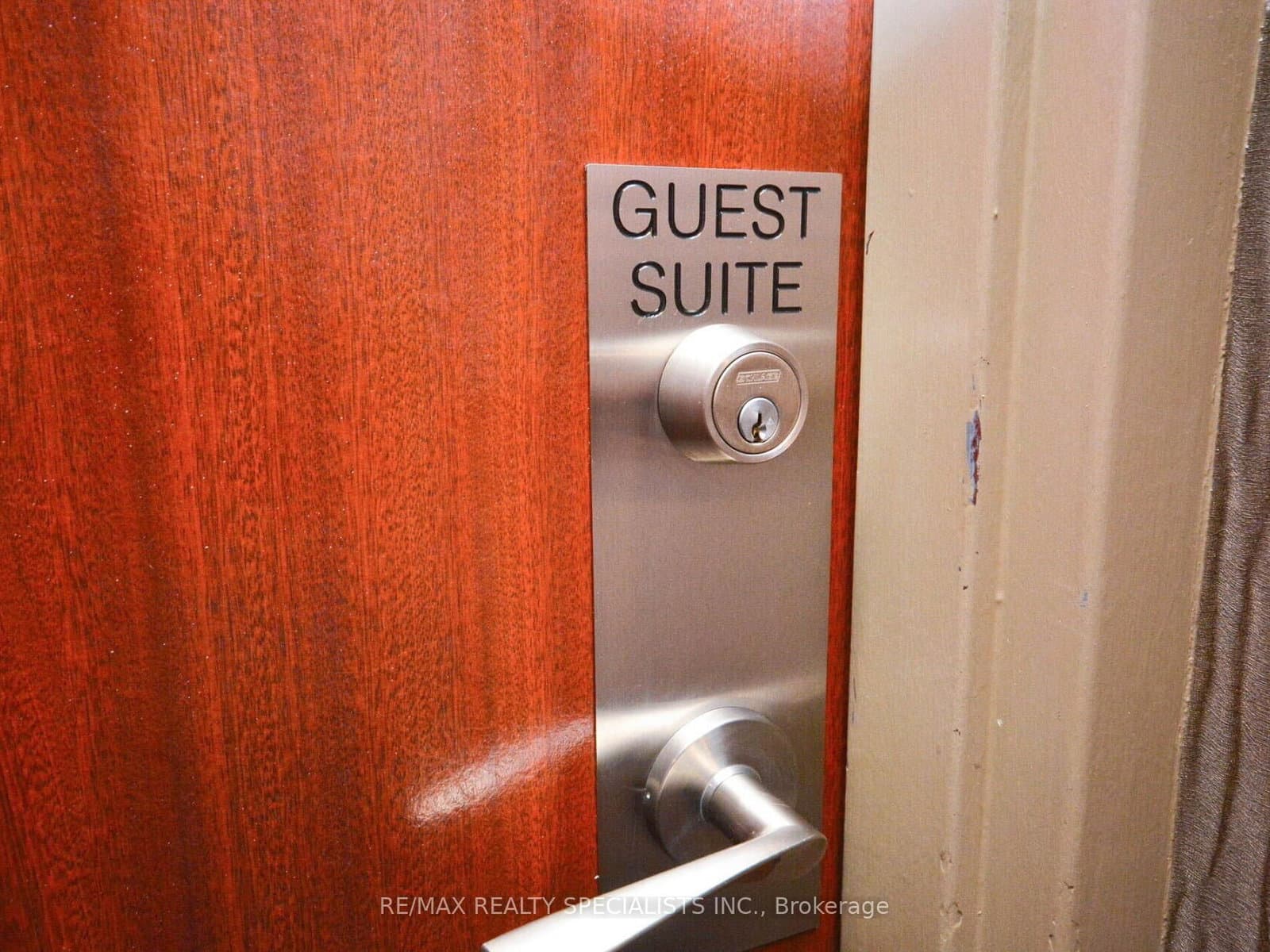 880 Dundas Street W, Unit 1002 thumbnail 32