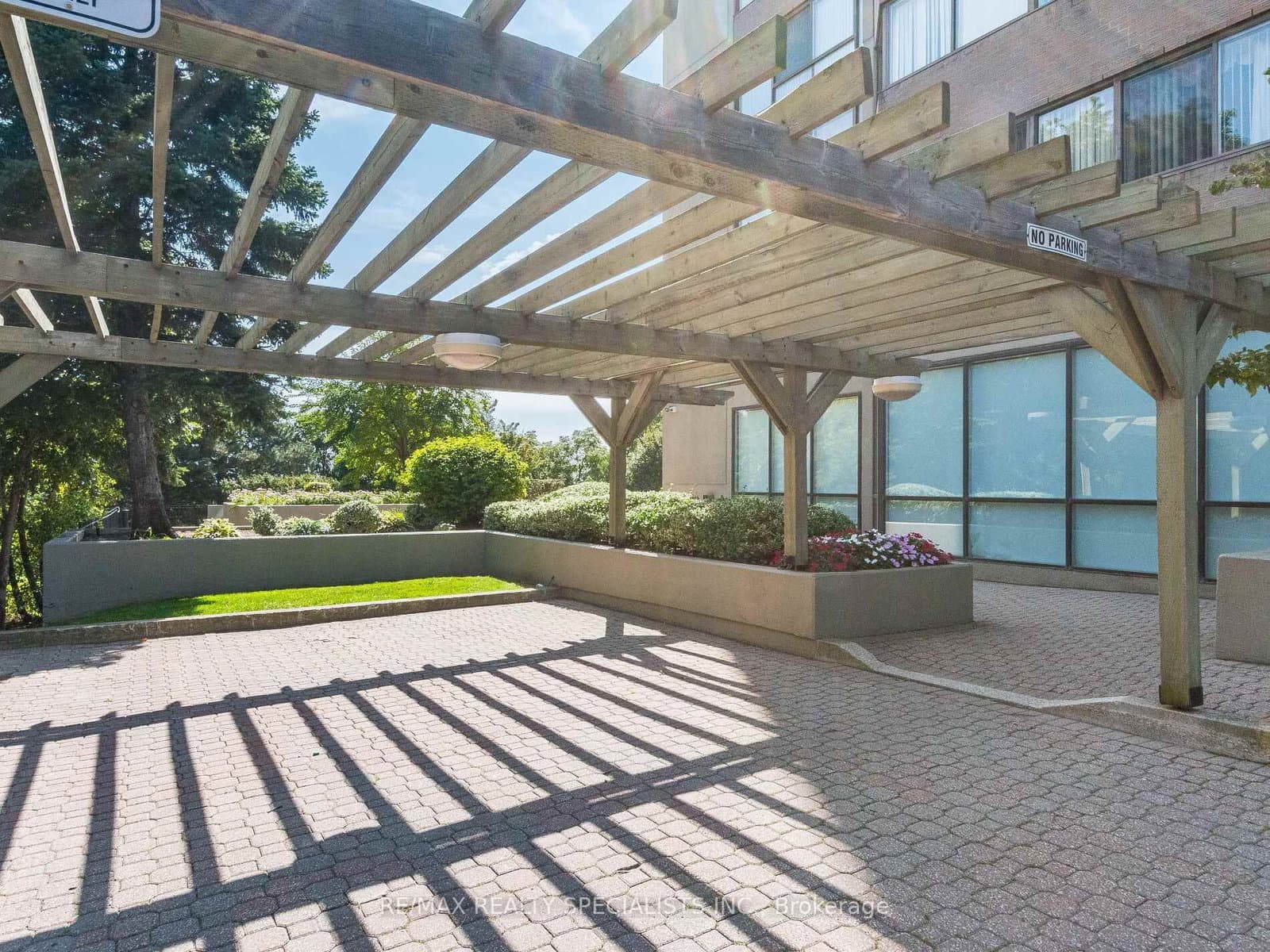 880 Dundas Street W, Unit 1002 thumbnail 44