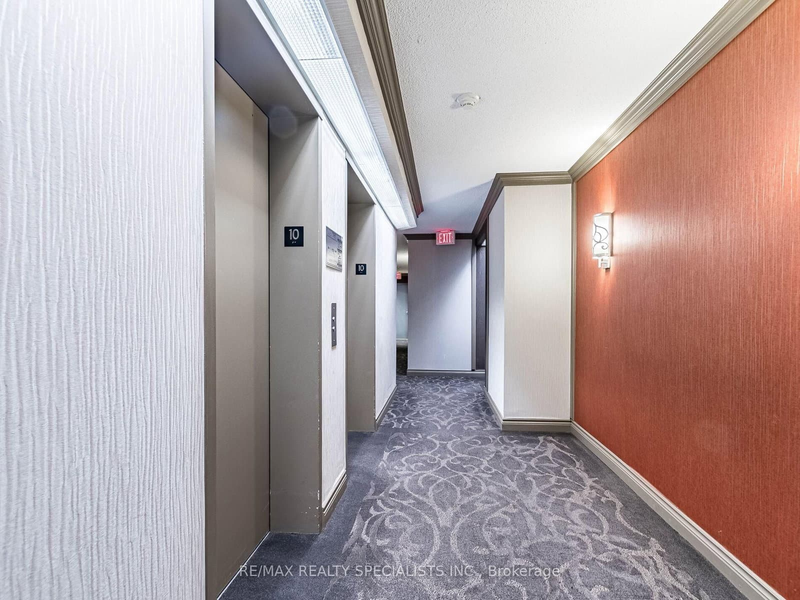 880 Dundas Street W, Unit 1002 thumbnail 5