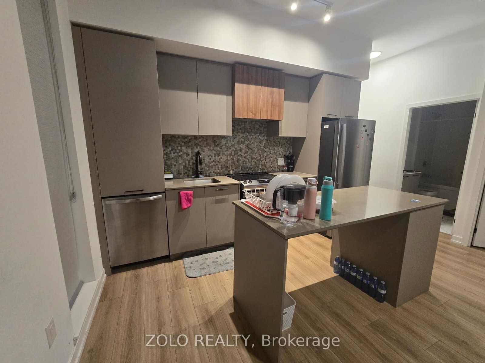 10 Lagerfeld Drive, Unit 604 thumbnail 7