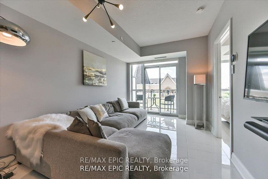 16 McAdam Avenue, Unit 204 thumbnail 11