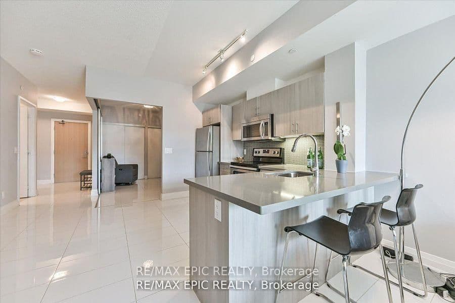 16 McAdam Avenue, Unit 204 thumbnail 14