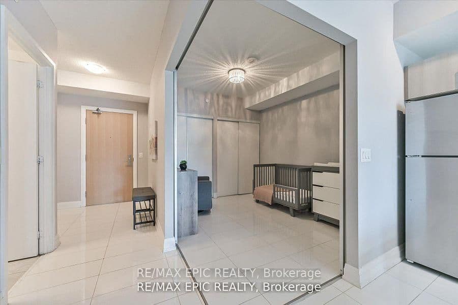 16 McAdam Avenue, Unit 204 thumbnail 15