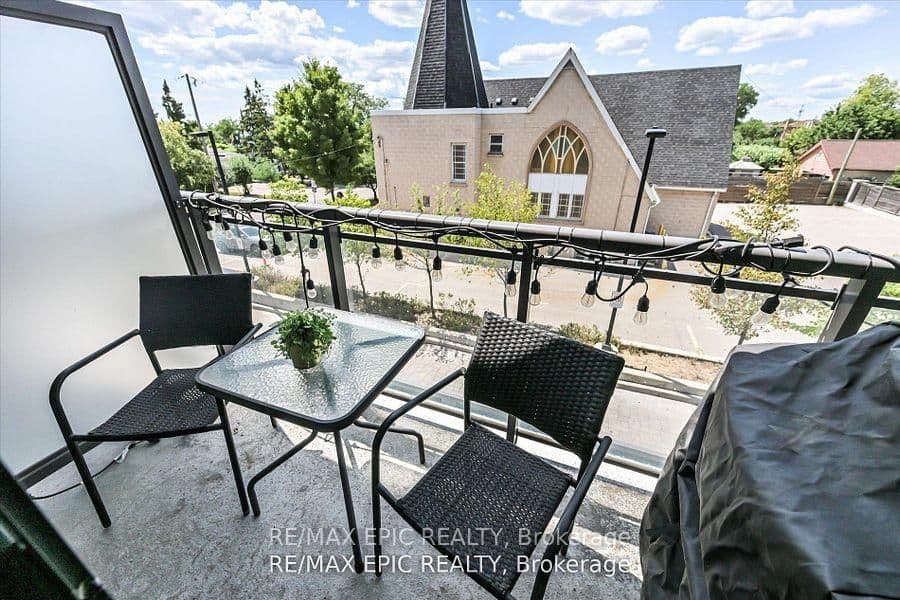 16 McAdam Avenue, Unit 204 thumbnail 22