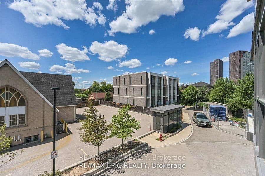 16 McAdam Avenue, Unit 204 thumbnail 25