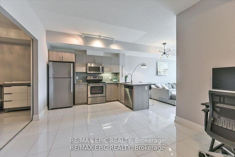 16 McAdam Avenue, Unit 204 thumbnail 6