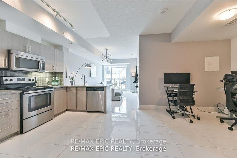 16 McAdam Avenue, Unit 204 thumbnail 7
