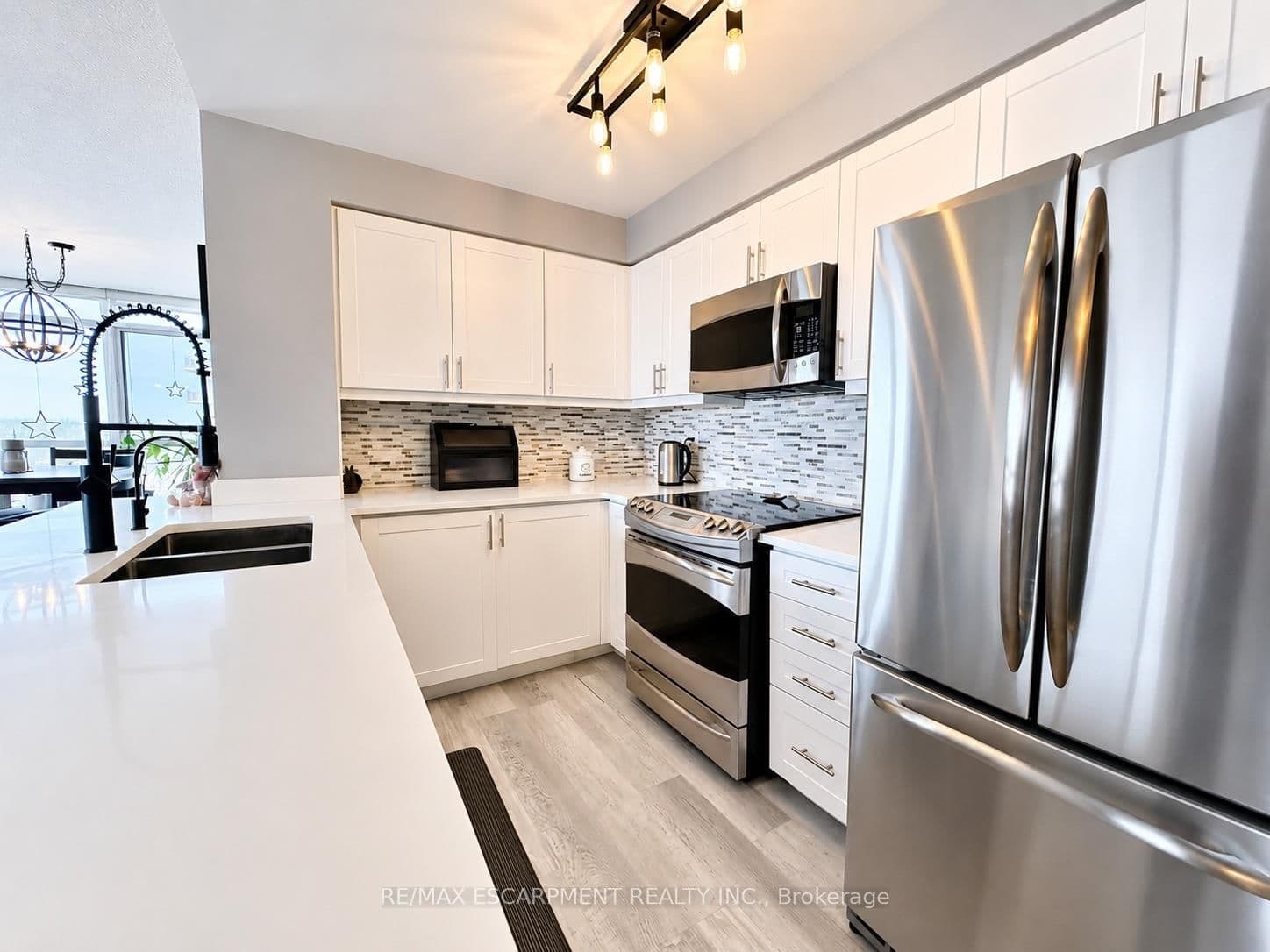 1940 Ironstone Drive, Unit 809 thumbnail 14