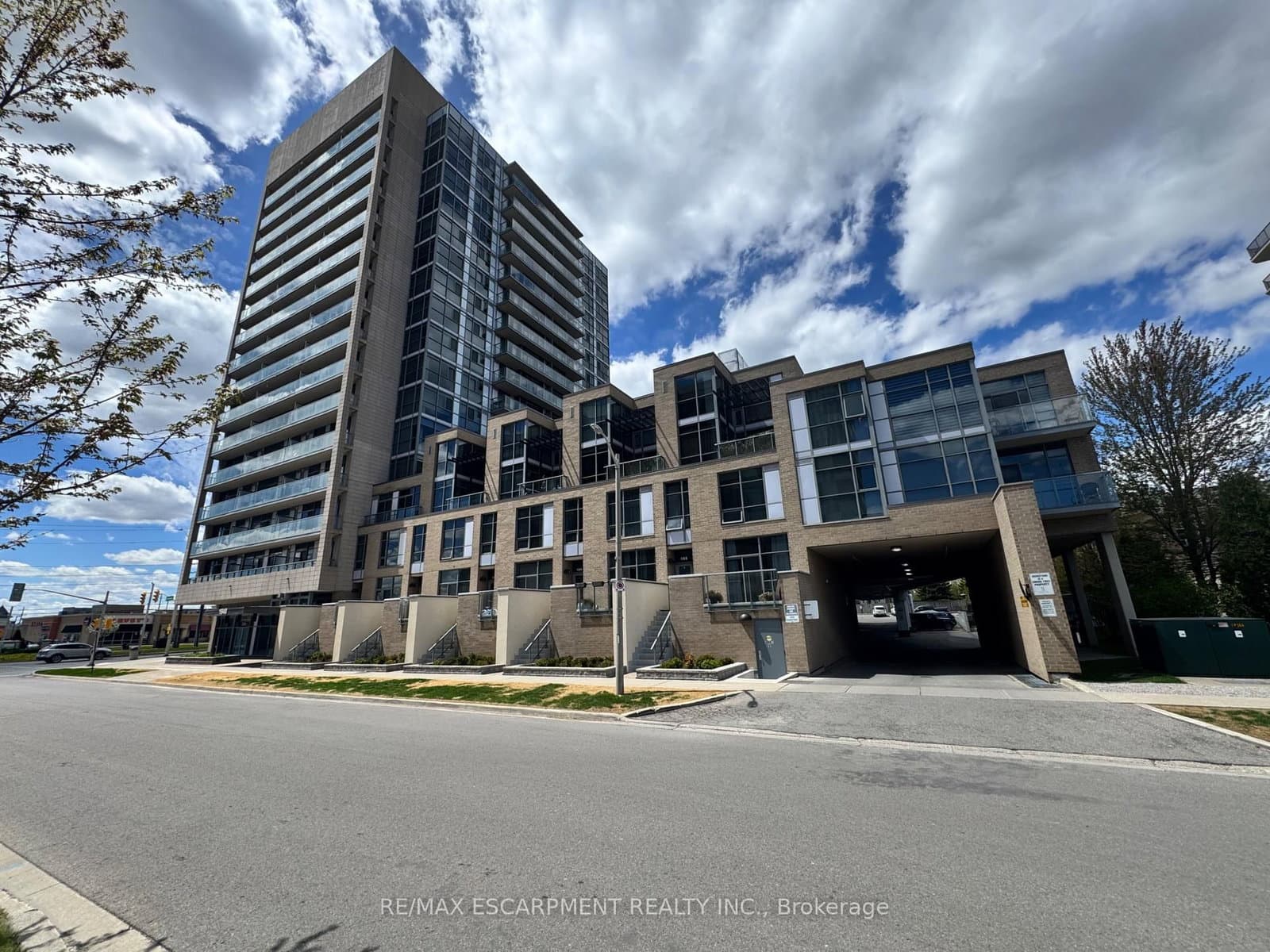 1940 Ironstone Drive, Unit 809 thumbnail 2