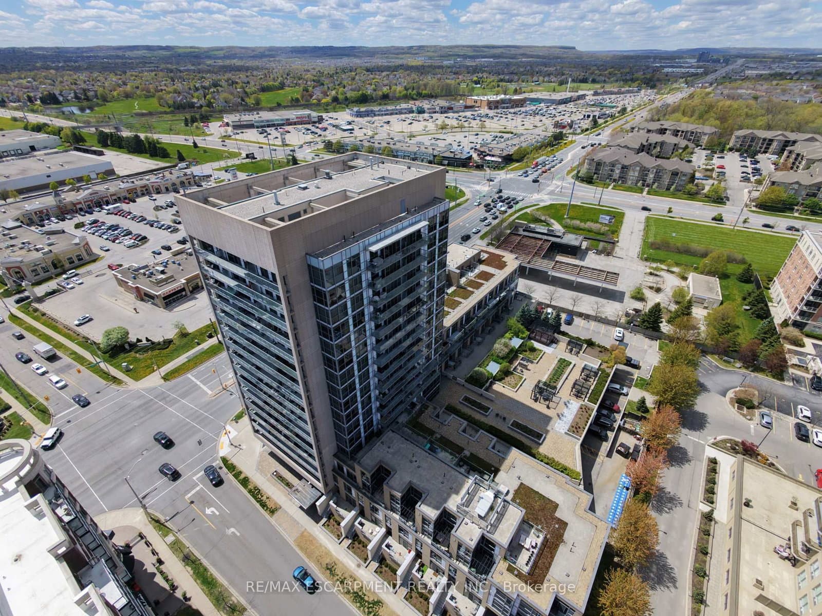 1940 Ironstone Drive, Unit 809 thumbnail 5