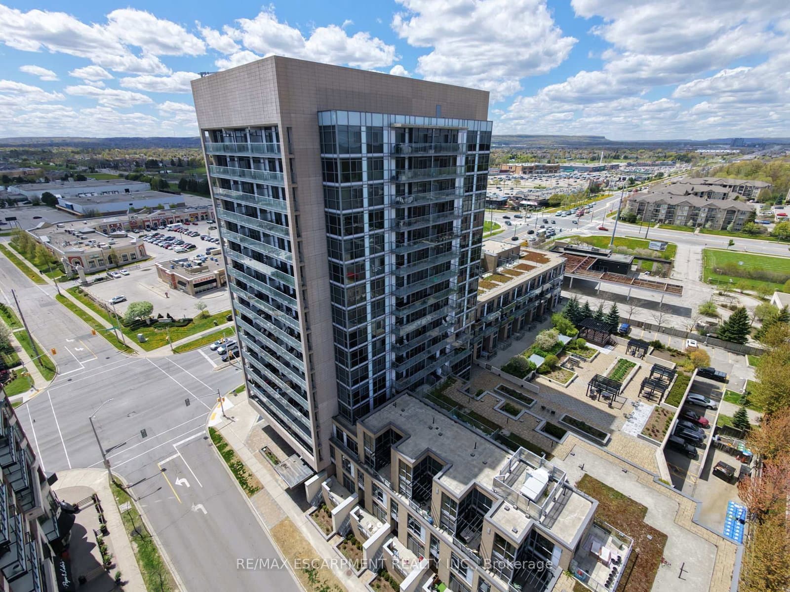 1940 Ironstone Drive, Unit 809 thumbnail 6