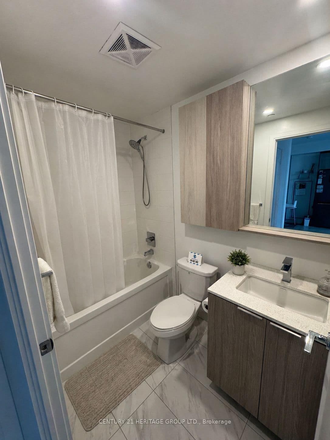 65 Annie Craig Drive, Unit 402 thumbnail 11