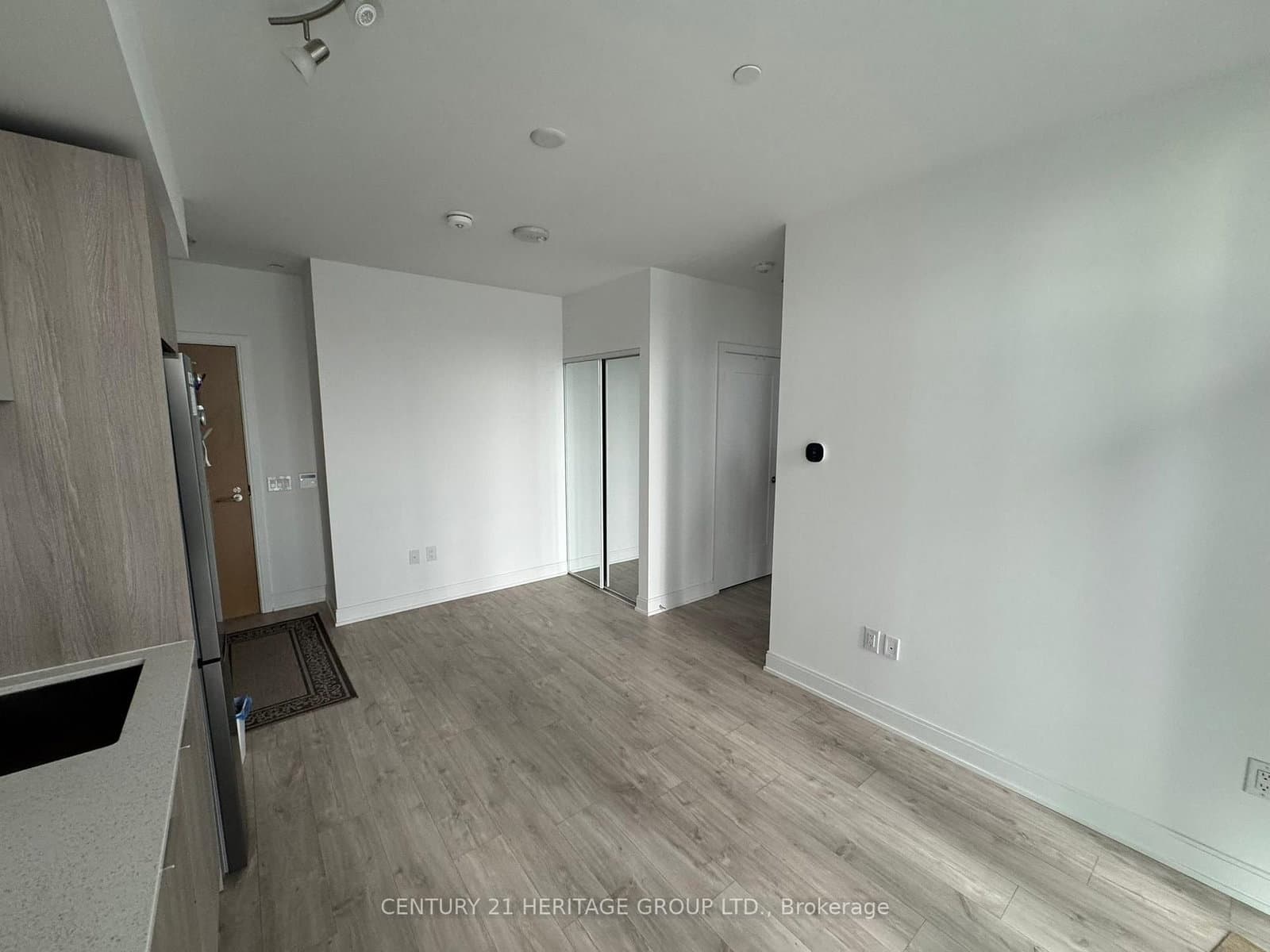 65 Annie Craig Drive, Unit 402 thumbnail 3
