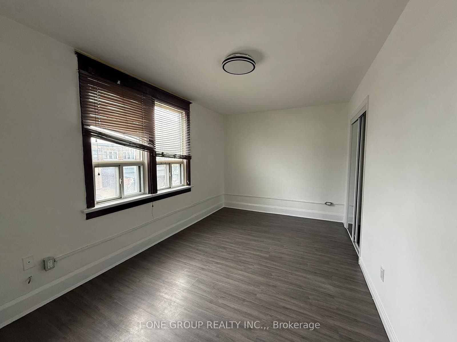 418 Royal York Road, Unit Unit 2 thumbnail 8