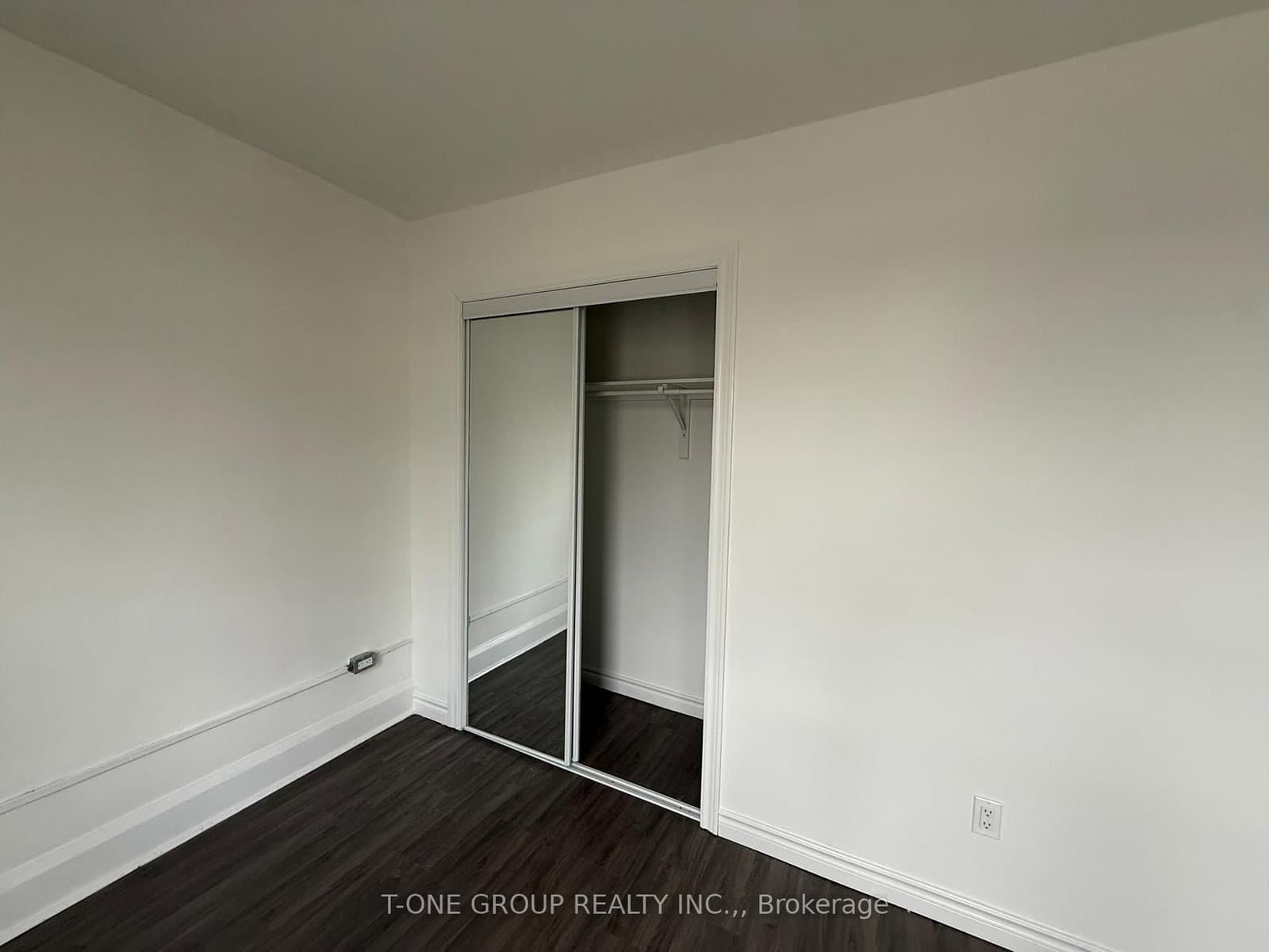 418 Royal York Road, Unit Unit 2 thumbnail 9