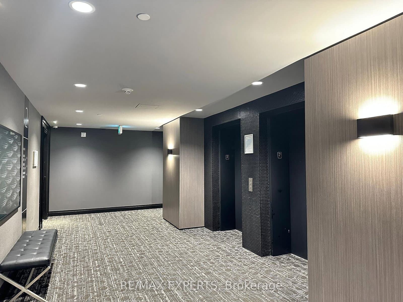 95 W Dundas Street W, Unit 206 thumbnail 7