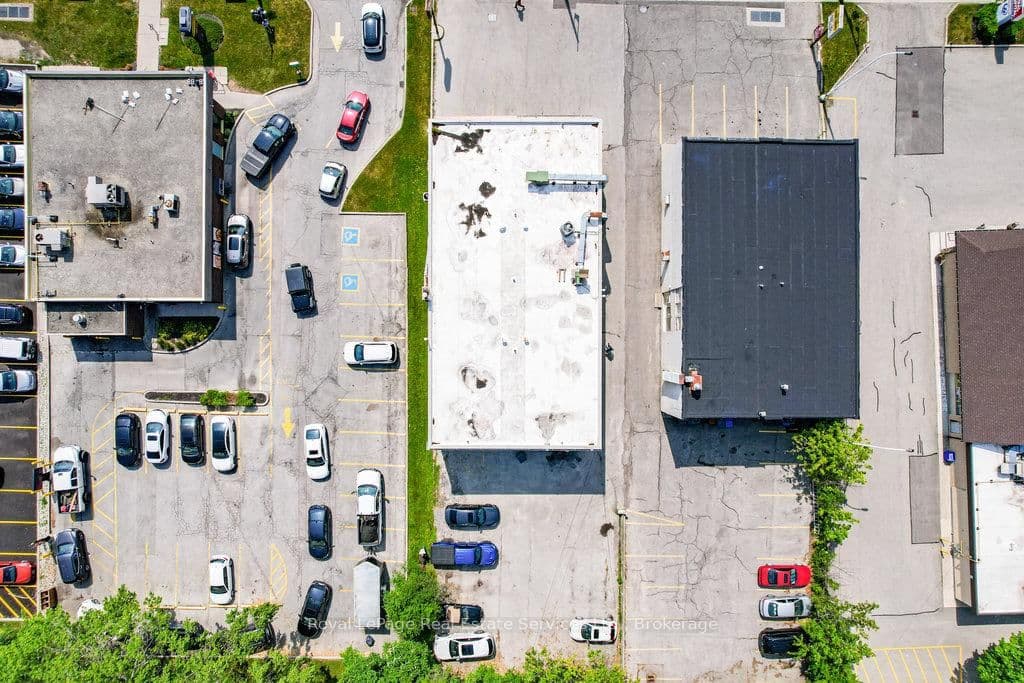 2307 - 2309 Lakeshore Road W thumbnail 10