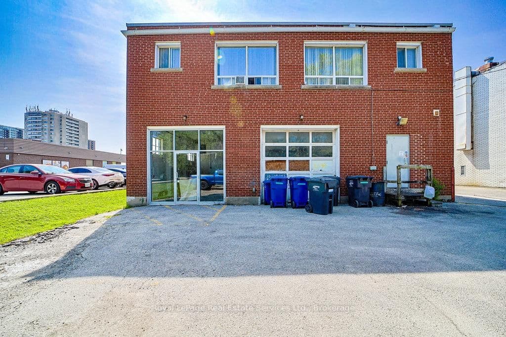 2307 - 2309 Lakeshore Road W thumbnail 23