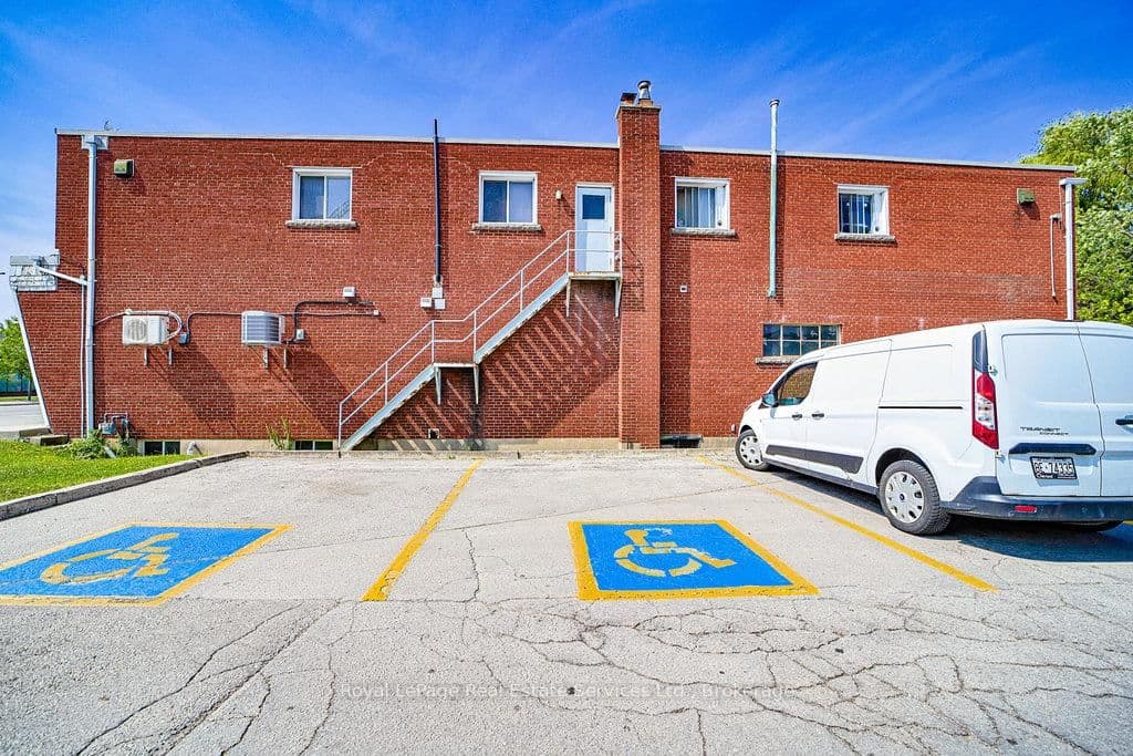 2307 - 2309 Lakeshore Road W thumbnail 25