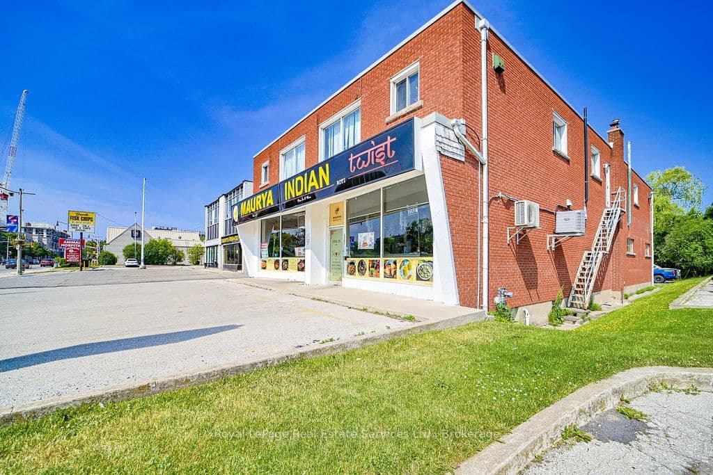 2307 - 2309 Lakeshore Road W thumbnail 31