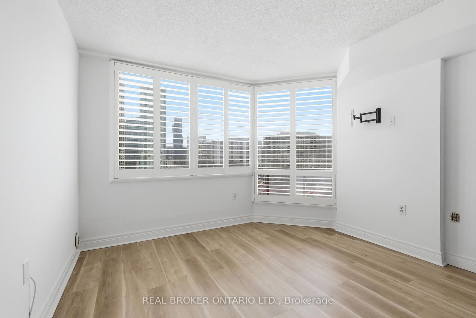 25 Fairview Road W, Unit 1103 thumbnail 11