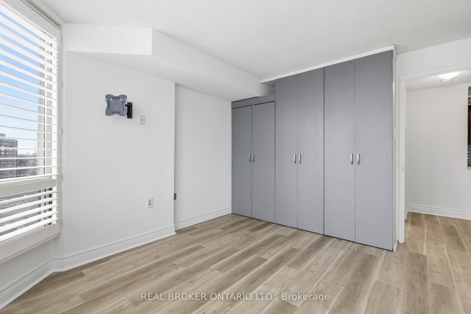 25 Fairview Road W, Unit 1103 thumbnail 12