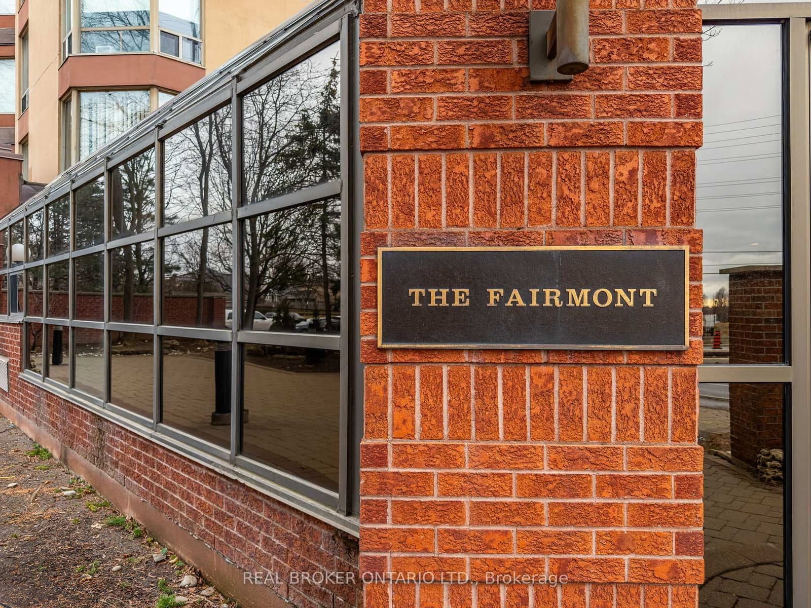 25 Fairview Road W, Unit 1103 thumbnail 3