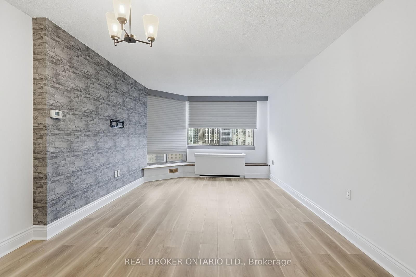 25 Fairview Road W, Unit 1103 thumbnail 5