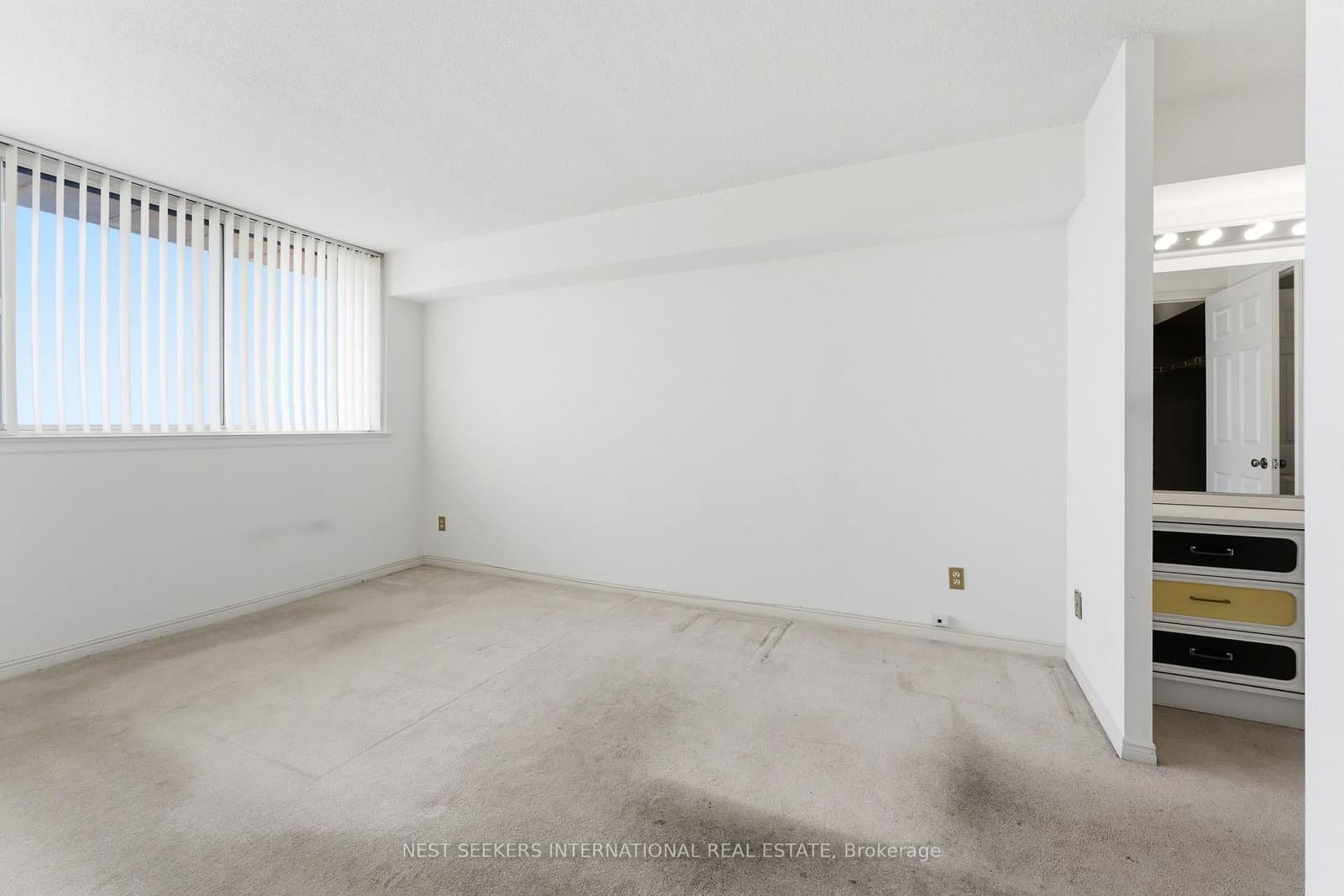 880 Dundas Street W, Unit 1604 thumbnail 12