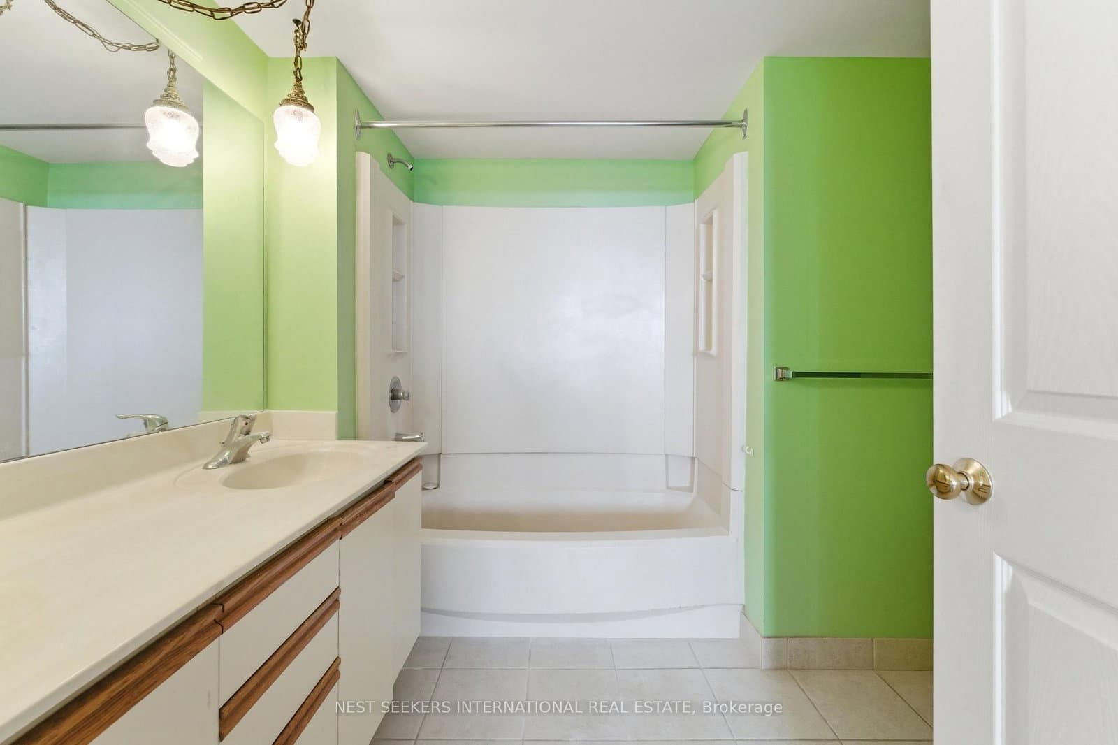 880 Dundas Street W, Unit 1604 thumbnail 16